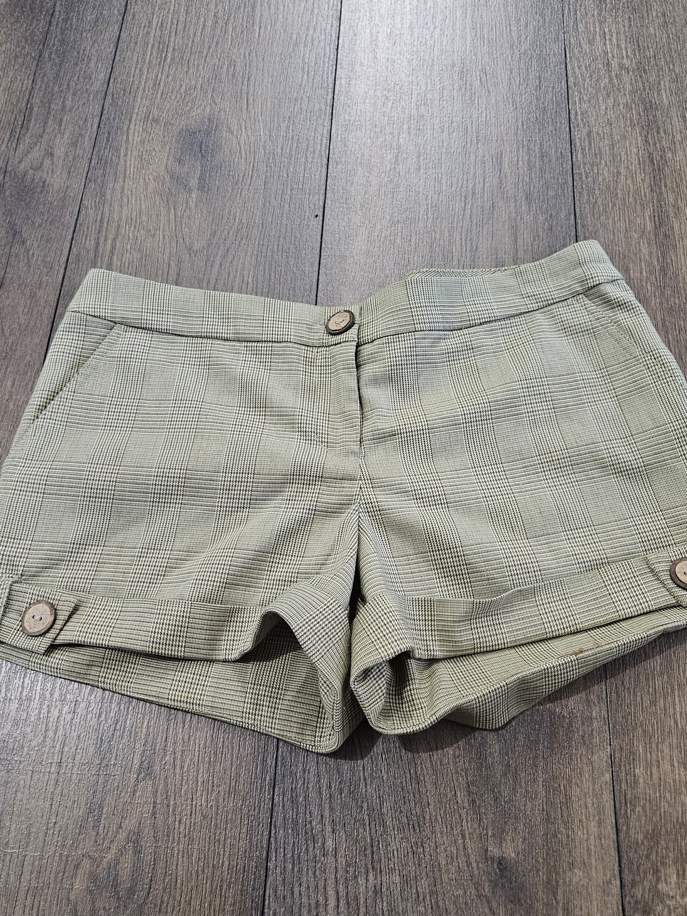 Women's Zinc Plaid Shorts with Button Detail Size 7